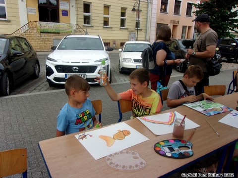 LETNIA AKADEMIA SZTUK PLASTYCZNYCH I FOTOGRAFICZNYCH - warsztaty „Artystyczne Spotkania Przyjaciół” - relacja z 22.08.