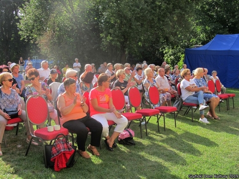 Fotorelacja - robocza poplenerowa wystawa &quot;Artystycznych Spotkań Przyjaciół Gryfice - Rybokarty 2019&quot;