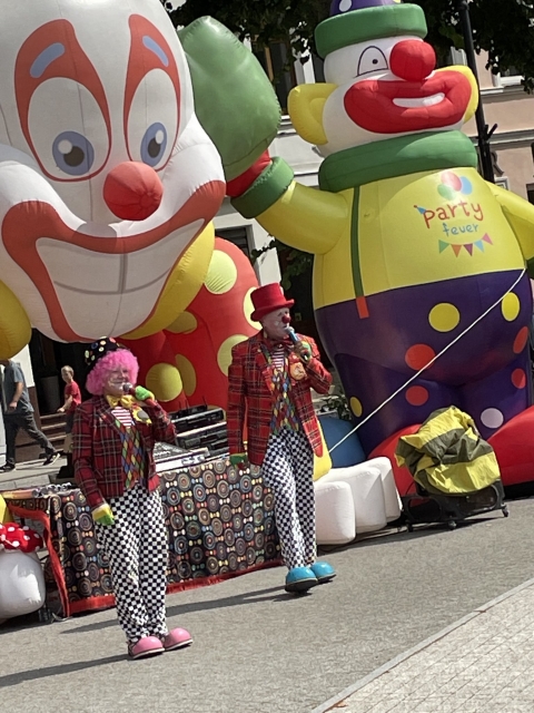 Rozpoczęliśmy wakacje z Ruperthem i Rico - Wielka Parada Klaunów - fotorelacja